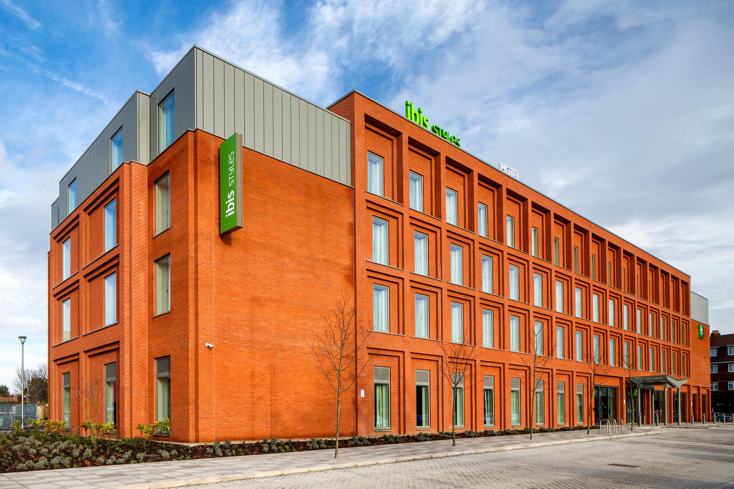 Ibis Styles London Heathrow East Hotel Hounslow Kültér fotó